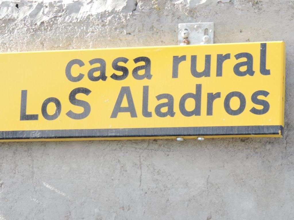 Los Aladros La Puebla De Valverde Eksteriør bilde